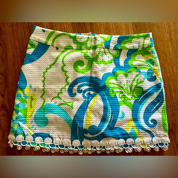Lilly Pulitzer Pants - Lilly Pulitzer Women's Size 4 Skort Side Zip like new Side zip closure shorts